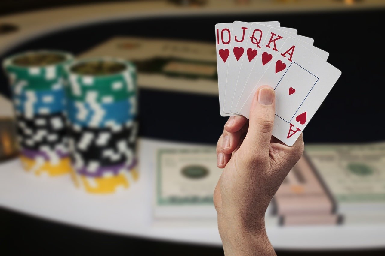 Live Baccarat table on udintogel togel showing dealing shoes, card positions, and betting layout